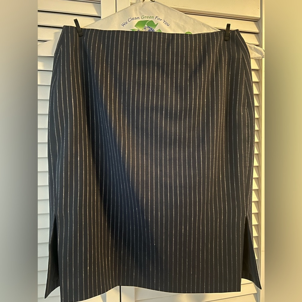 Dylan Gray Navy Blue Pin Stripe Lined Skirt Double Side Slit size 2